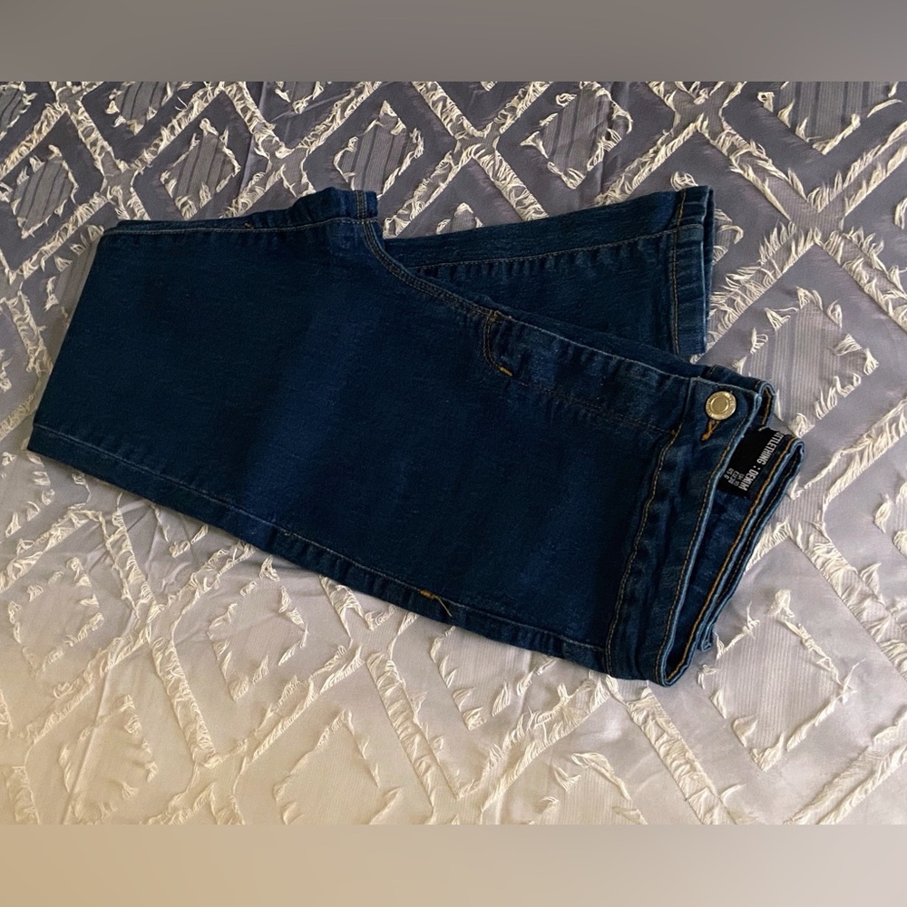 PrettyLittleThing Blue Straight Leg Jeans